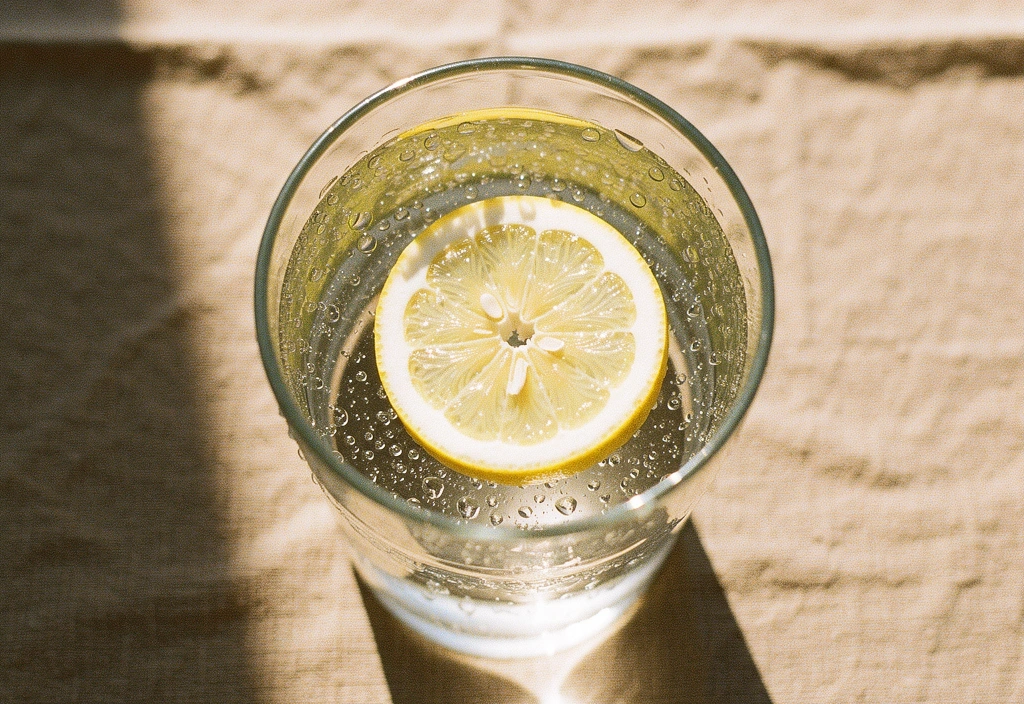 Fresh lemon water macro